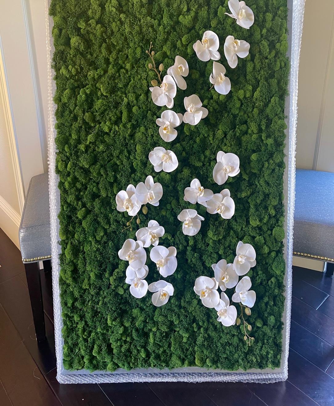 VIBRANT FAUX MOSS WALL ART